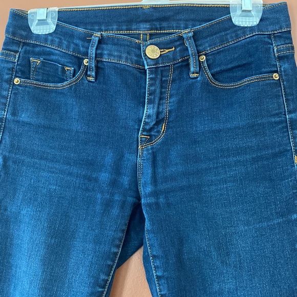 BDG ladies jeans in size 26 with raw edge hem. - Picture 2 of 11